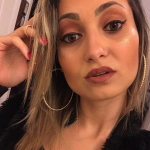 Meet your Posher, Cindy